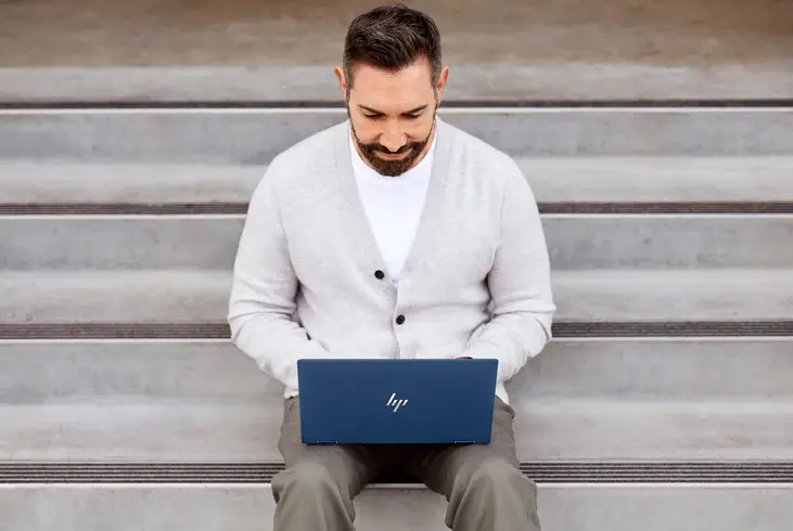 Trabajando con Laptop HP Dragonfly